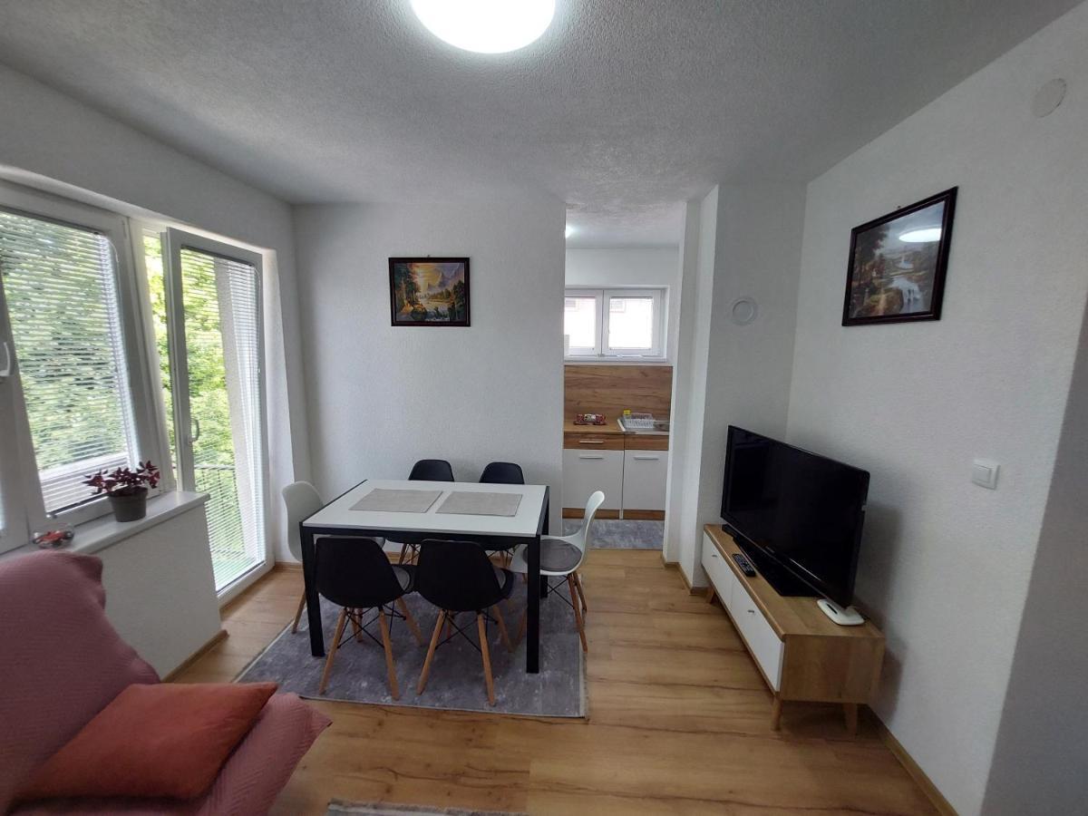 Apartman "Medeni" บีฮัช ภายนอก รูปภาพ