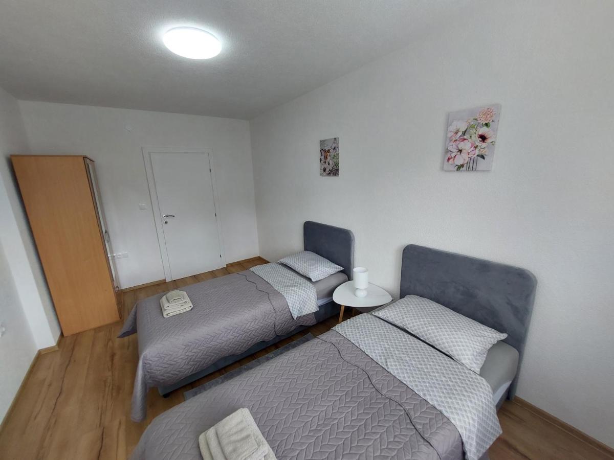 Apartman "Medeni" บีฮัช ภายนอก รูปภาพ